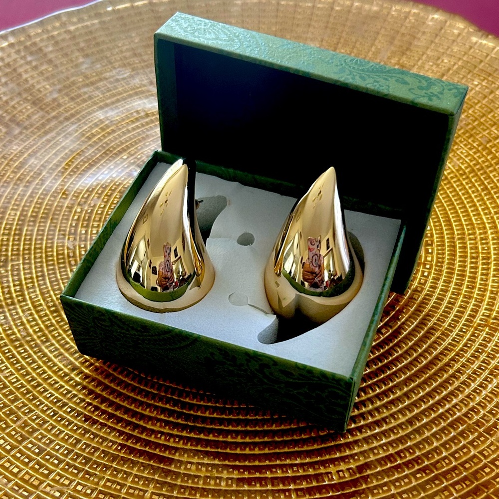 Beautiful Teardrop 14 kt Gold over silver Earrings